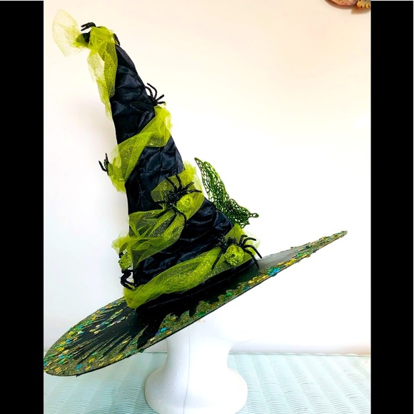 Witch hat Black & green spiders and butterfly sparkle covered broom top & bottom - Picture 5 of 15